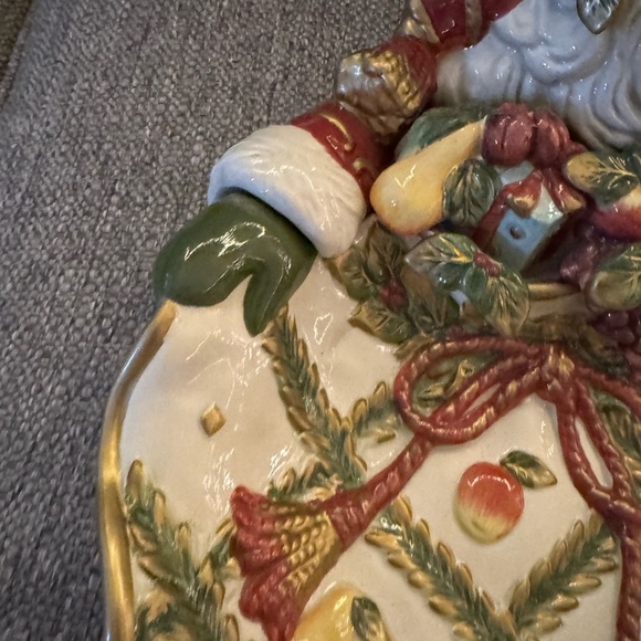 Fitz and Floyd Santa Holiday Platter with Red and Green Accents - Picture 4 of 10
